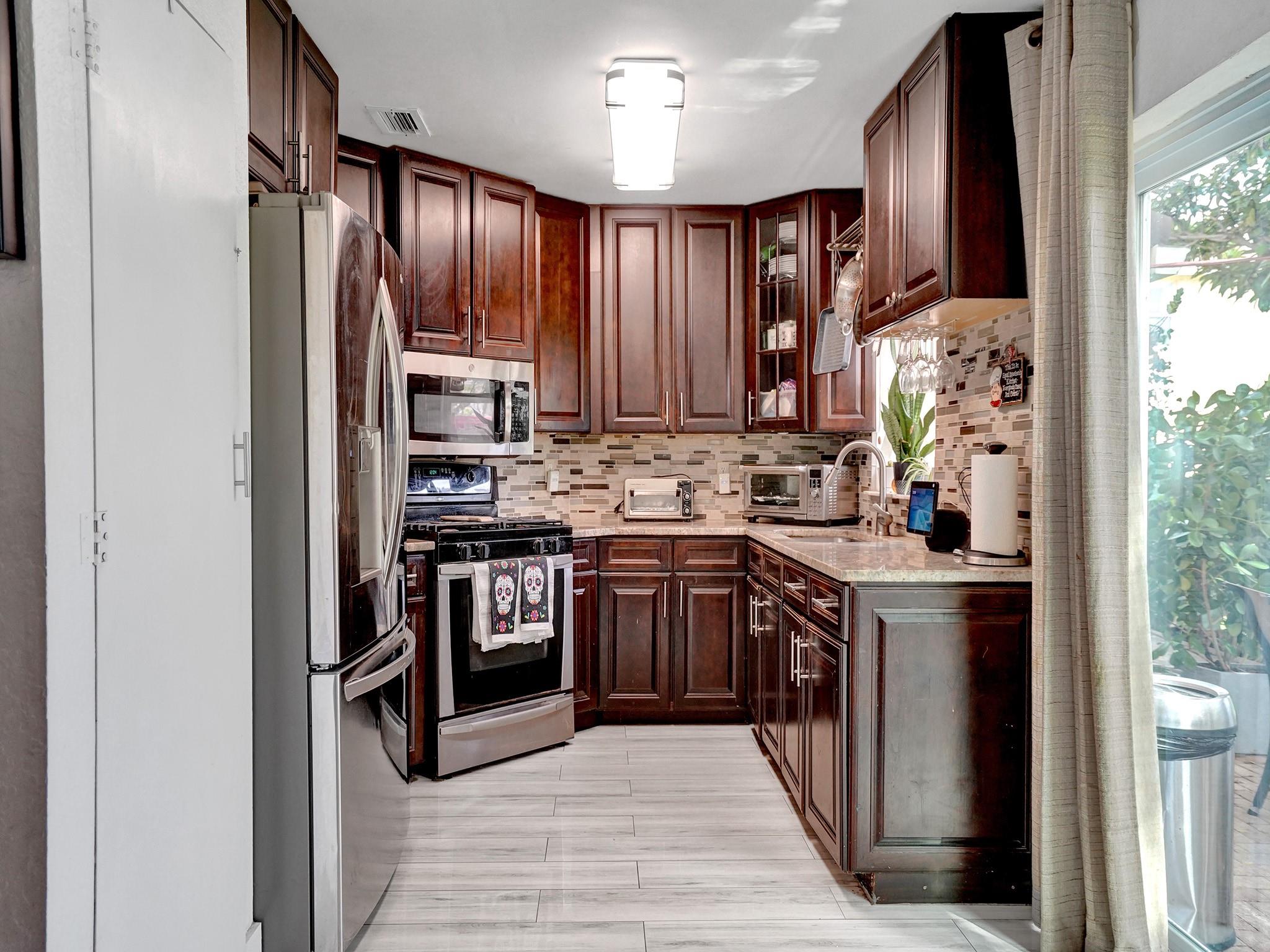 5330 NW 89th Terrace