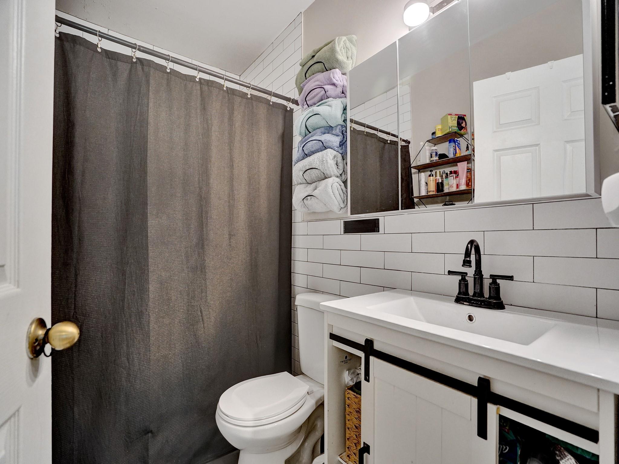 5330 NW 89th Terrace