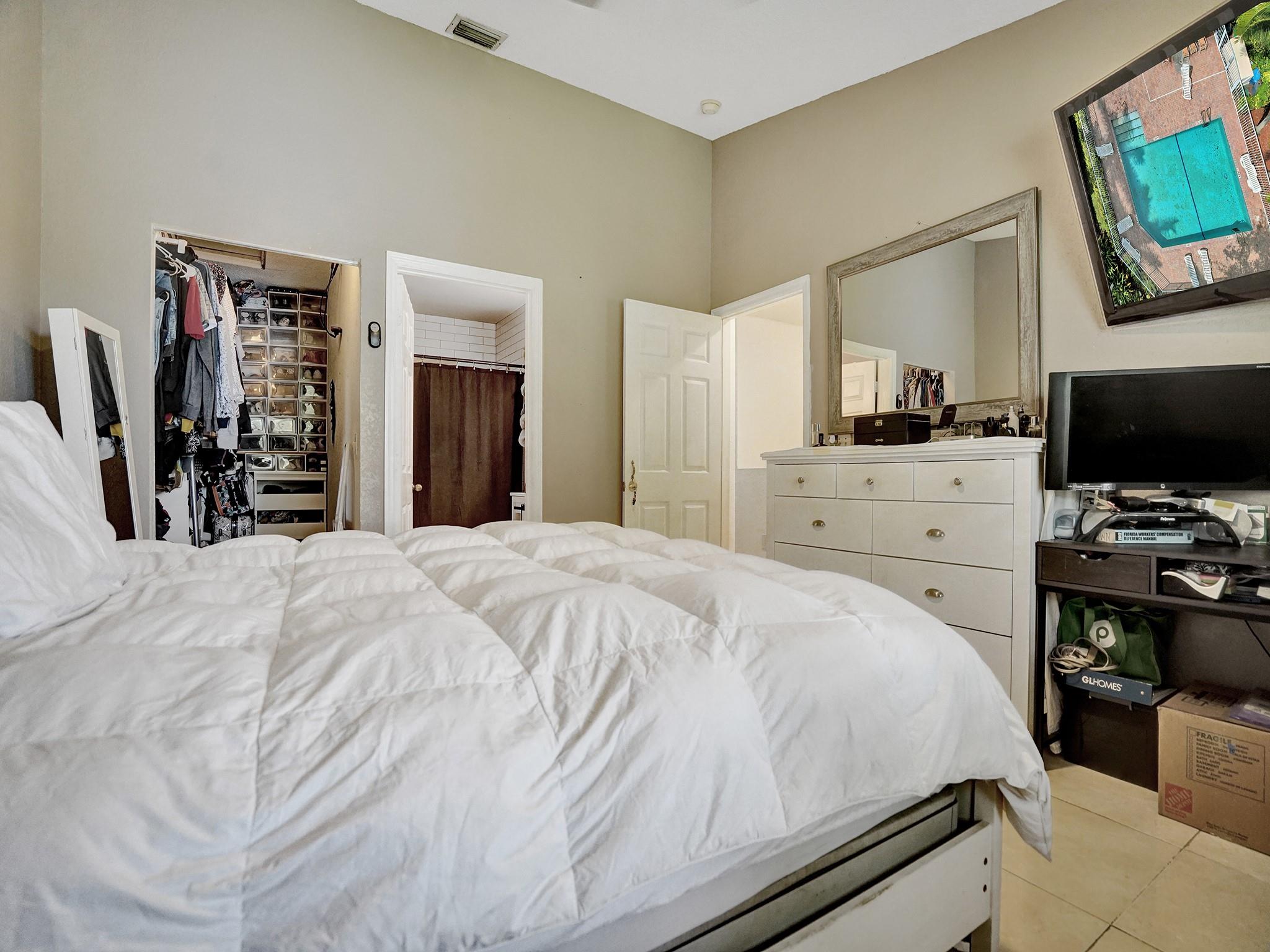 5330 NW 89th Terrace