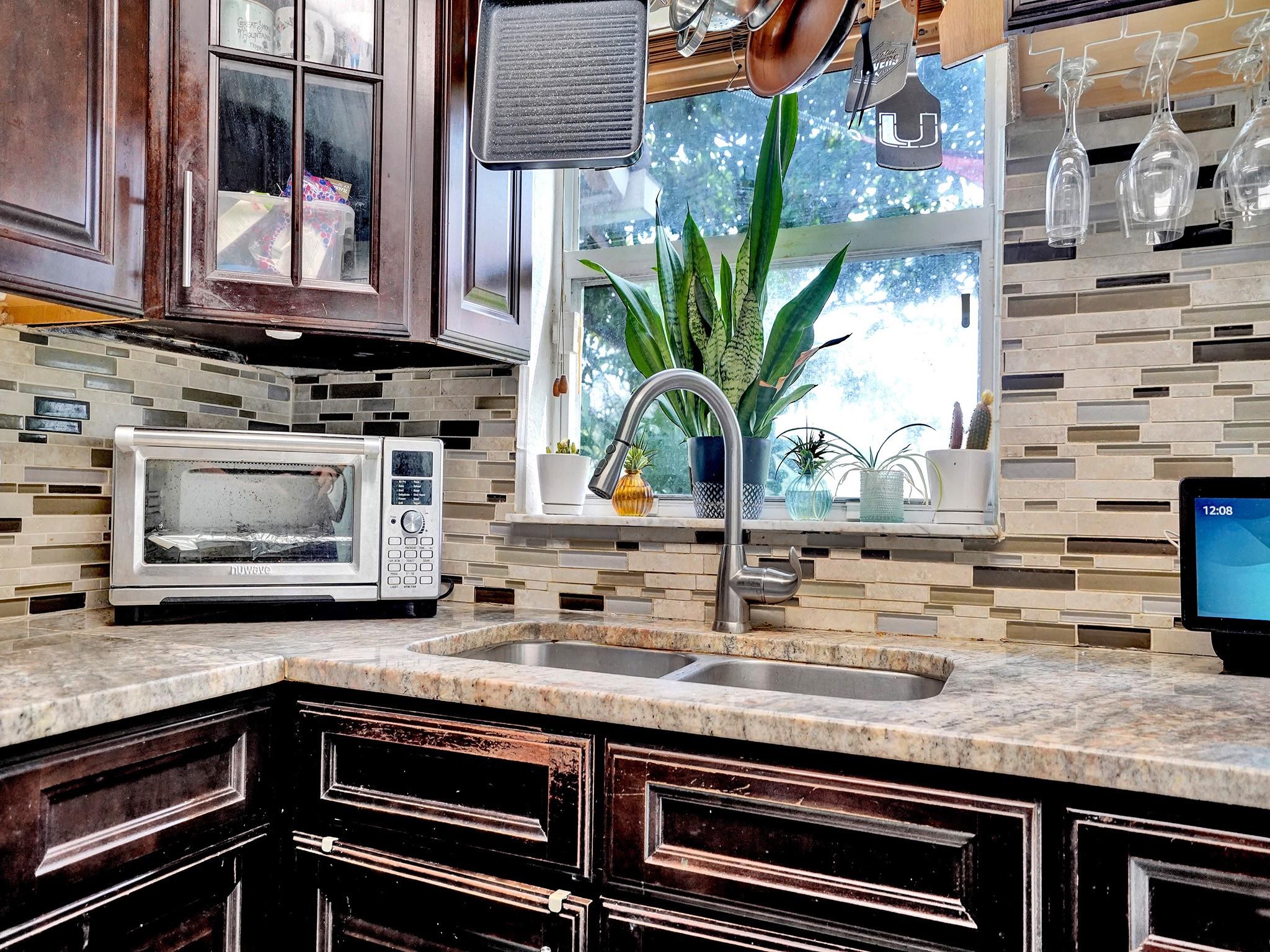 5330 NW 89th Terrace