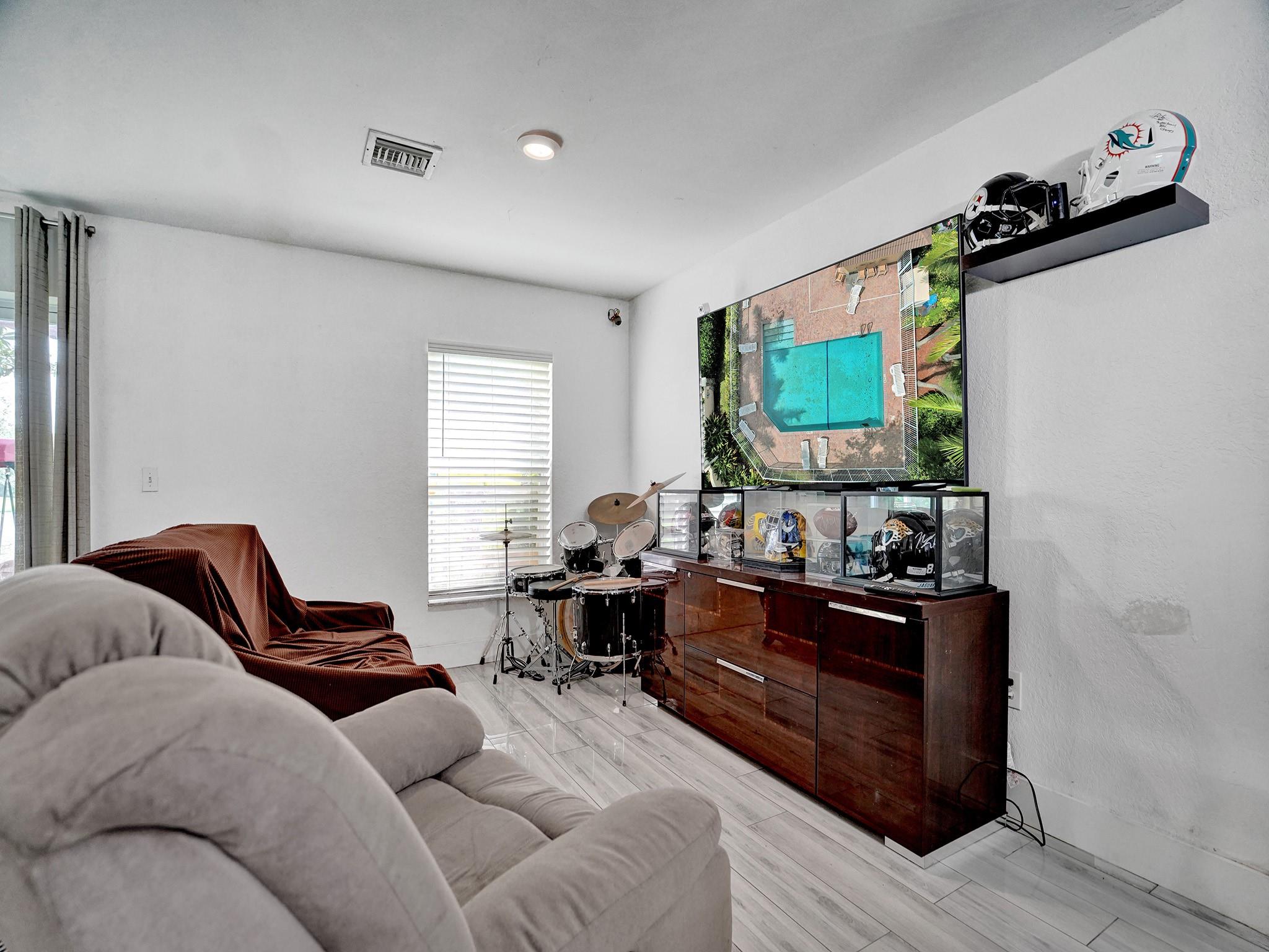 5330 NW 89th Terrace