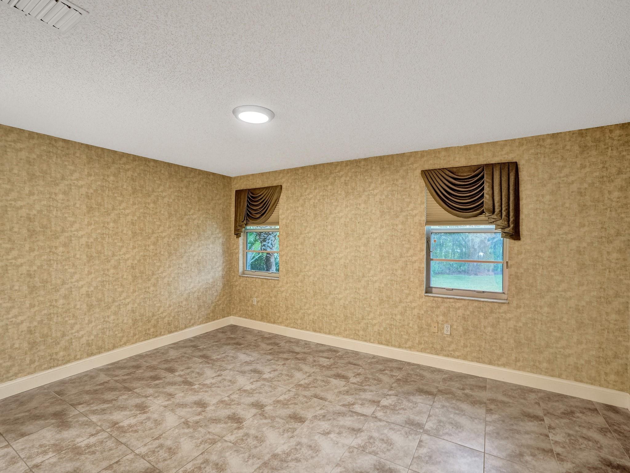 7031 Summer Tree Drive 202