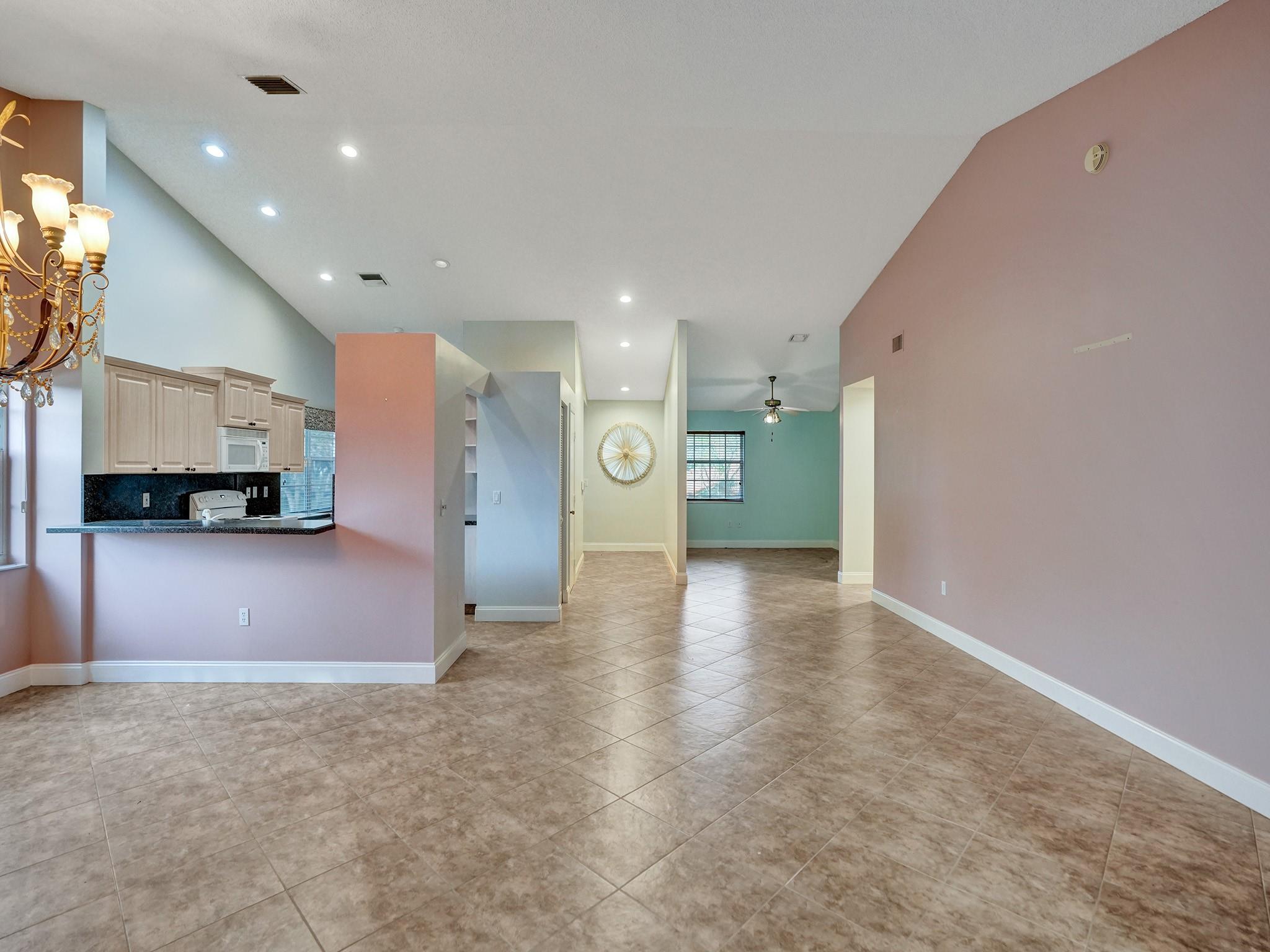 7031 Summer Tree Drive 202