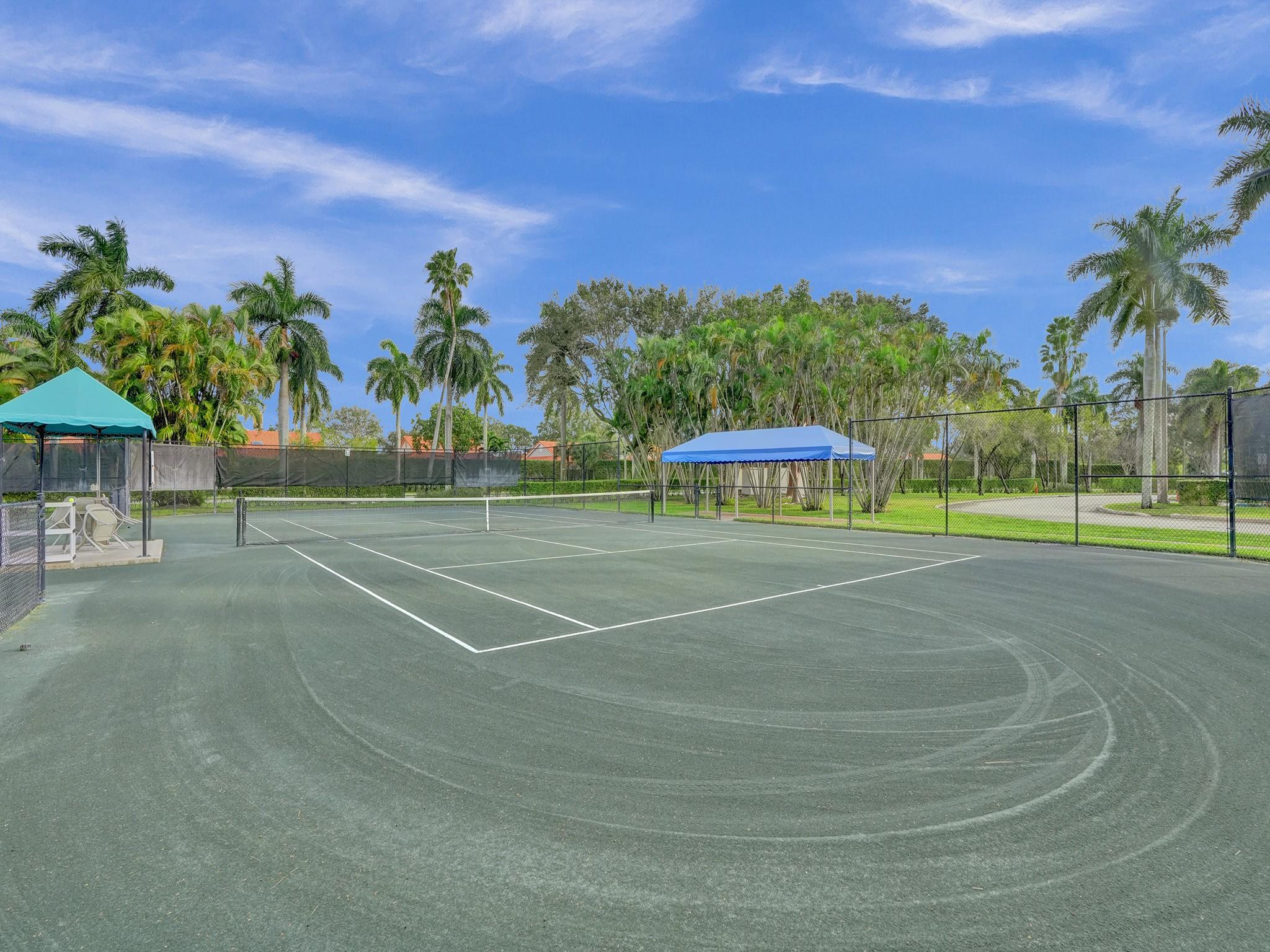 7031 Summer Tree Drive 202