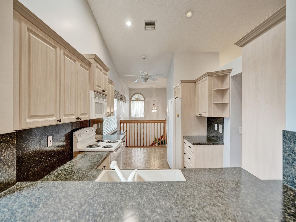 7031 Summer Tree Drive 202