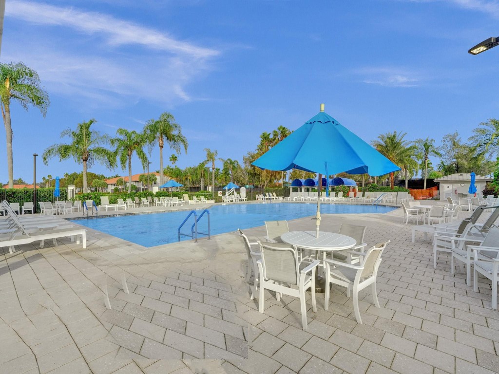 7031 Summer Tree Drive 202