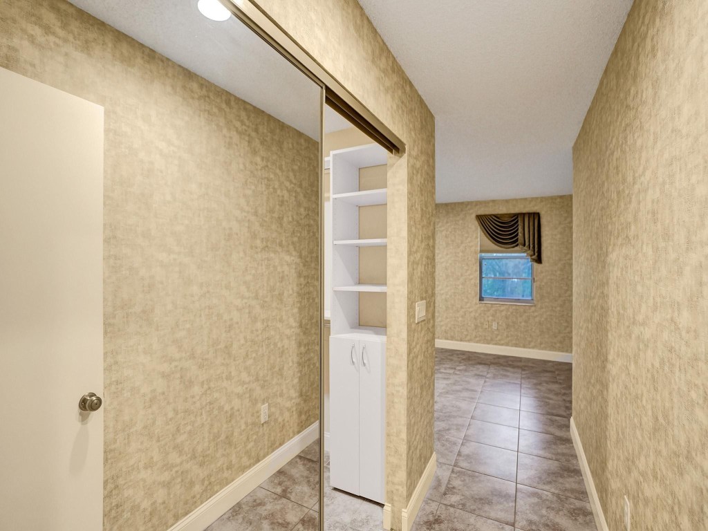 7031 Summer Tree Drive 202