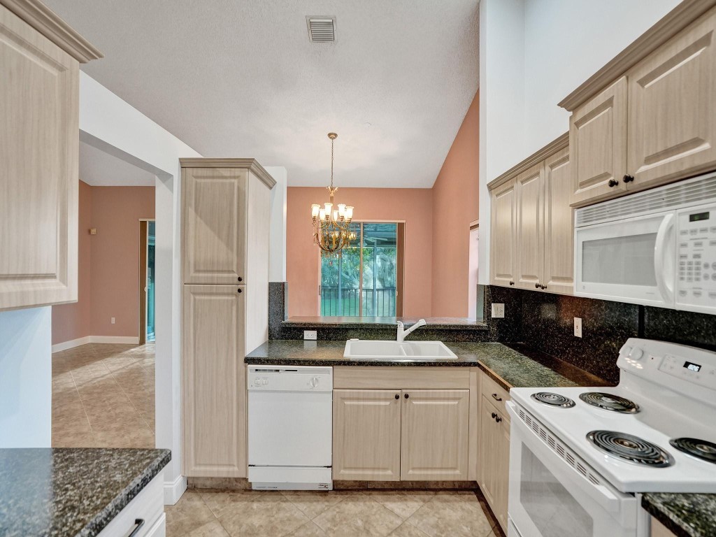 7031 Summer Tree Drive 202