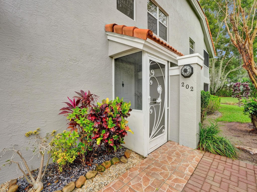 7031 Summer Tree Drive 202