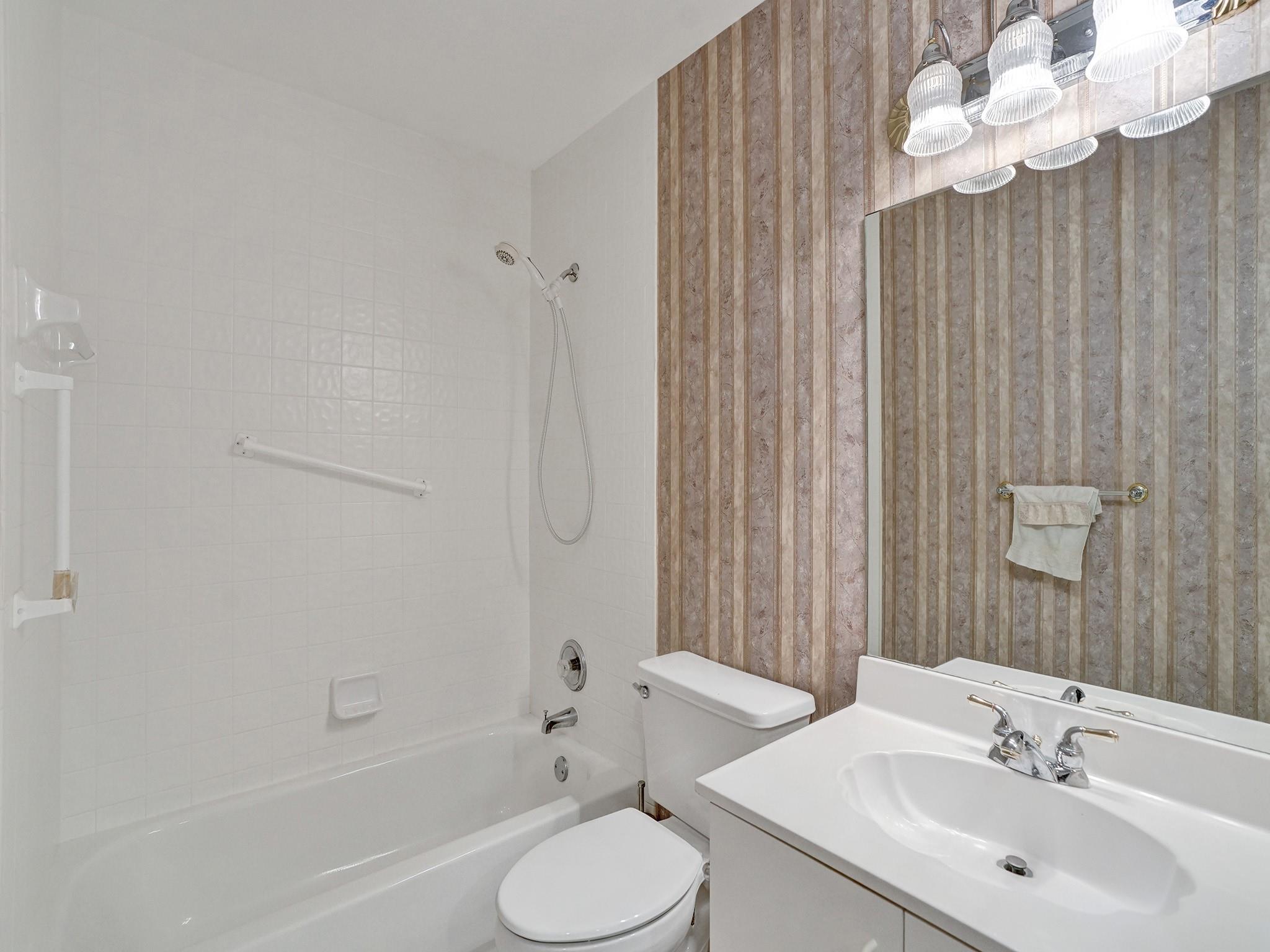 7031 Summer Tree Drive 202