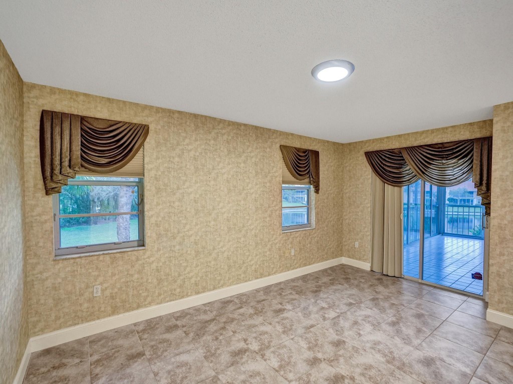 7031 Summer Tree Drive 202