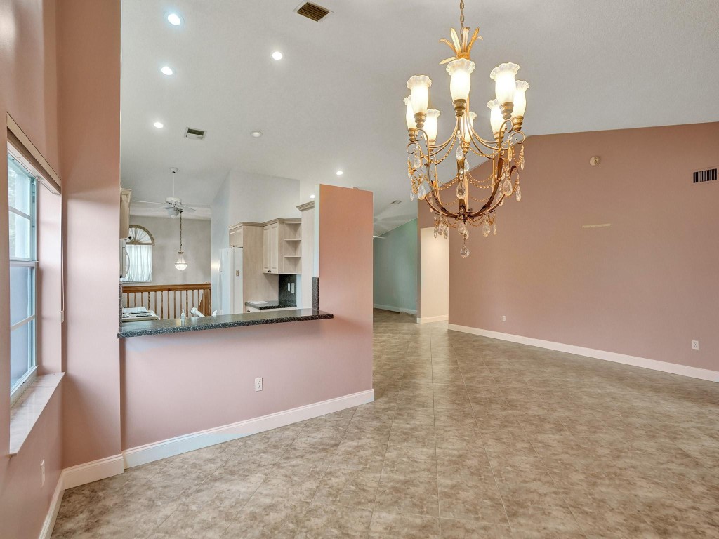 7031 Summer Tree Drive 202