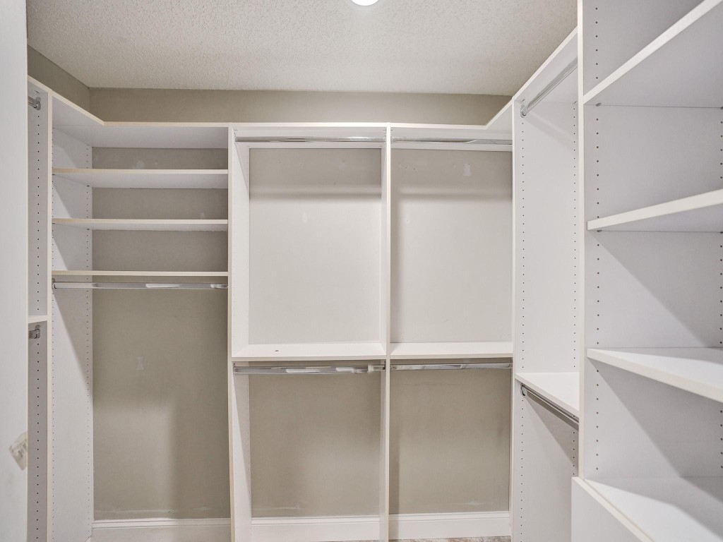 7031 Summer Tree Drive 202