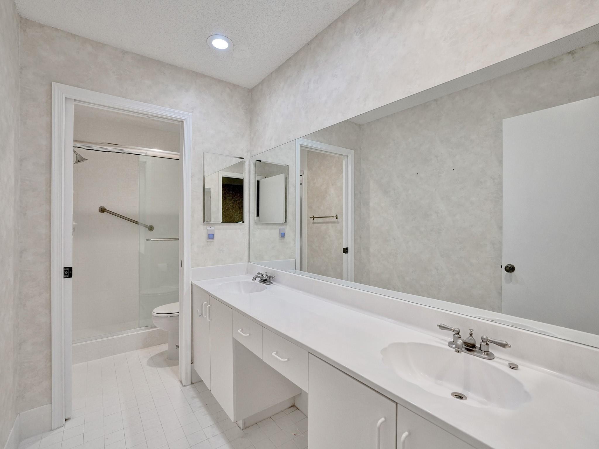 7031 Summer Tree Drive 202