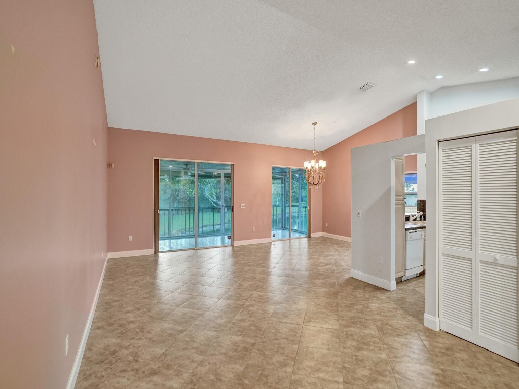 7031 Summer Tree Drive 202