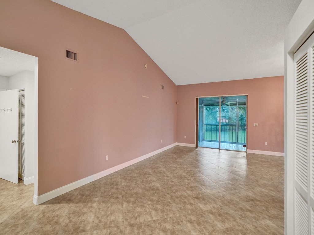 7031 Summer Tree Drive 202