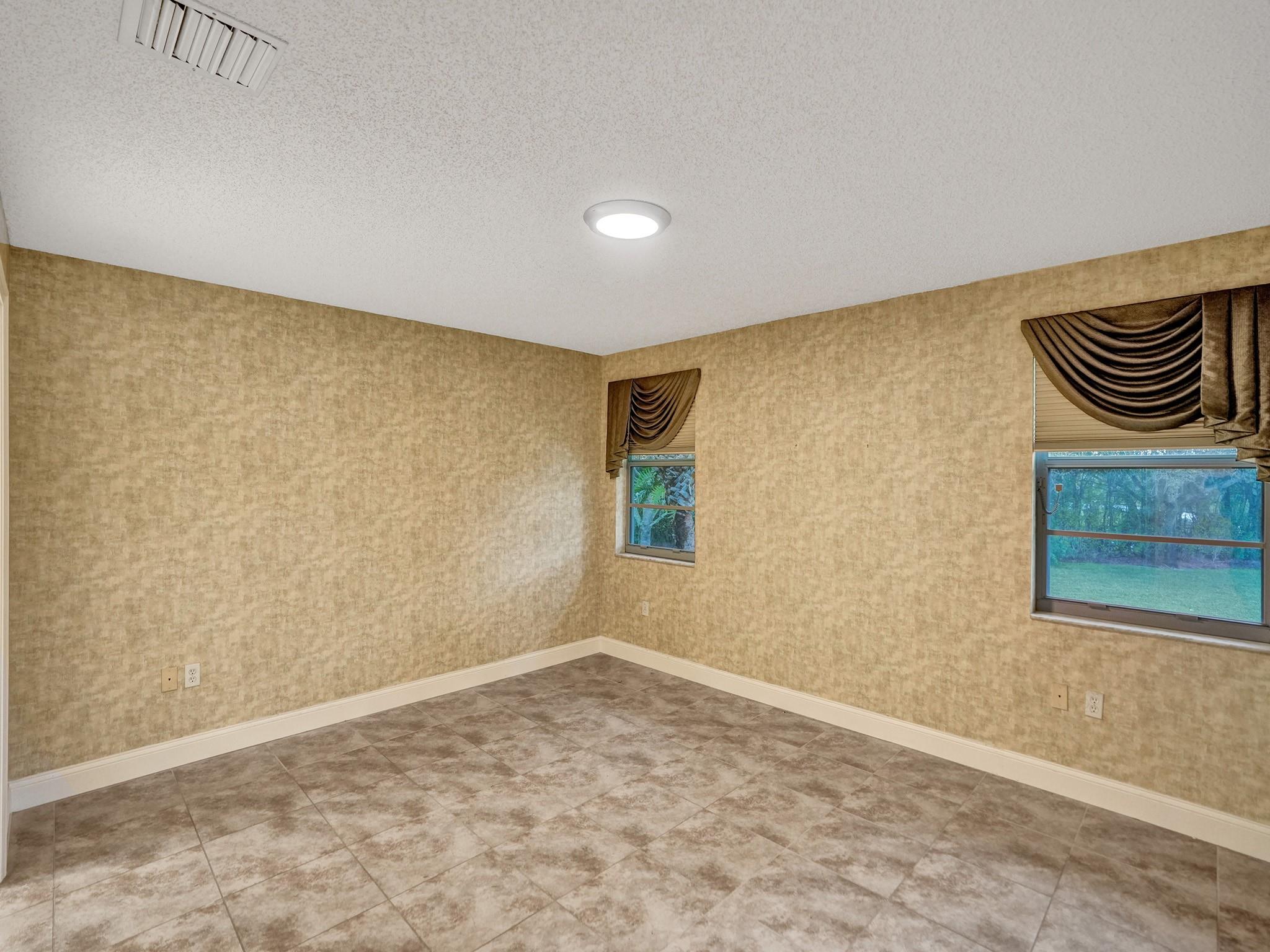 7031 Summer Tree Drive 202