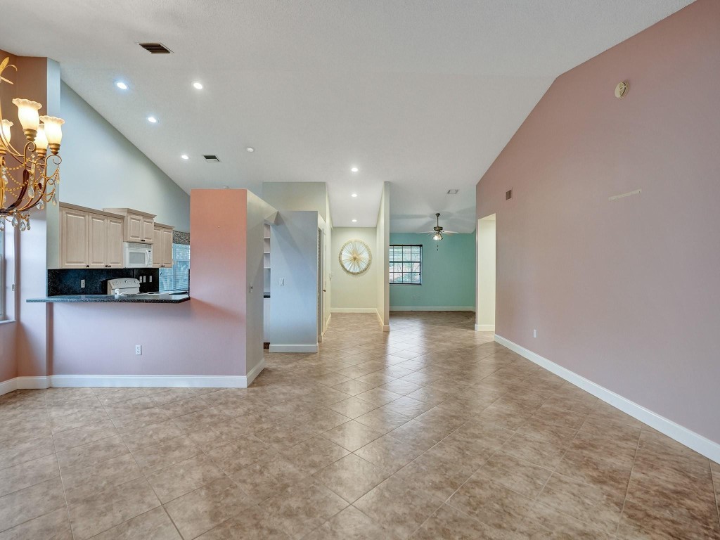 7031 Summer Tree Drive 202