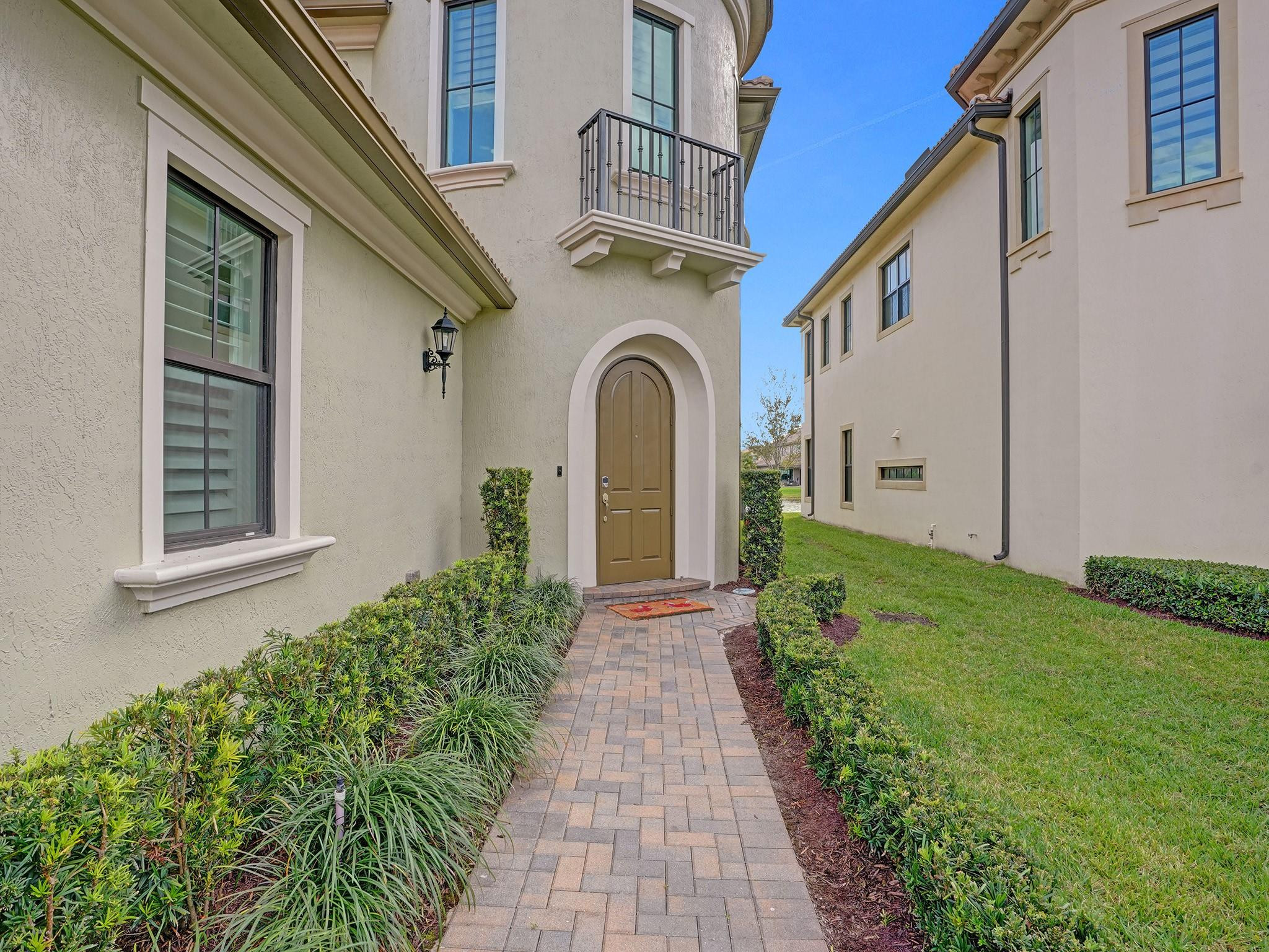 11490 Solstice Circle