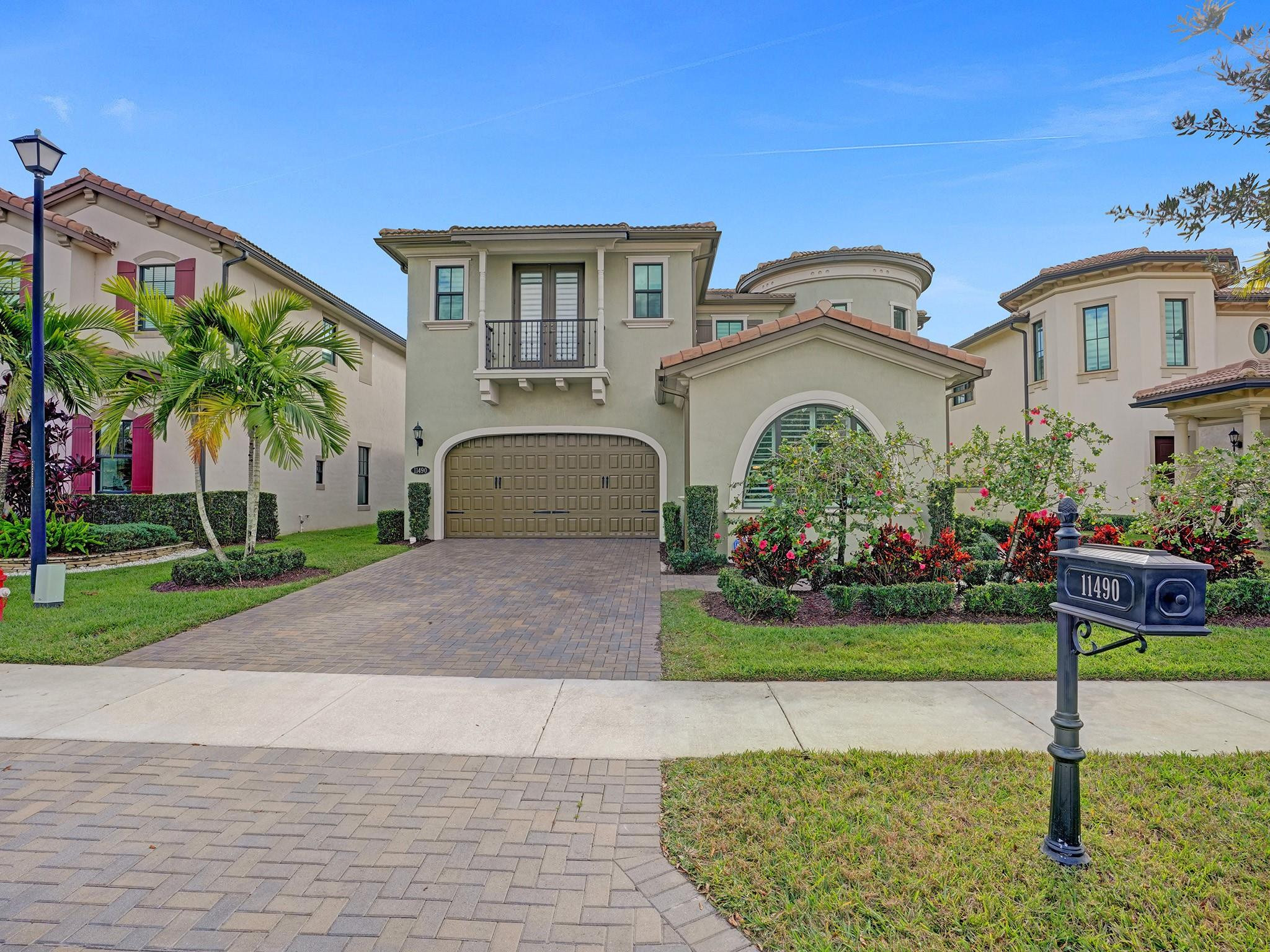 11490 Solstice Circle