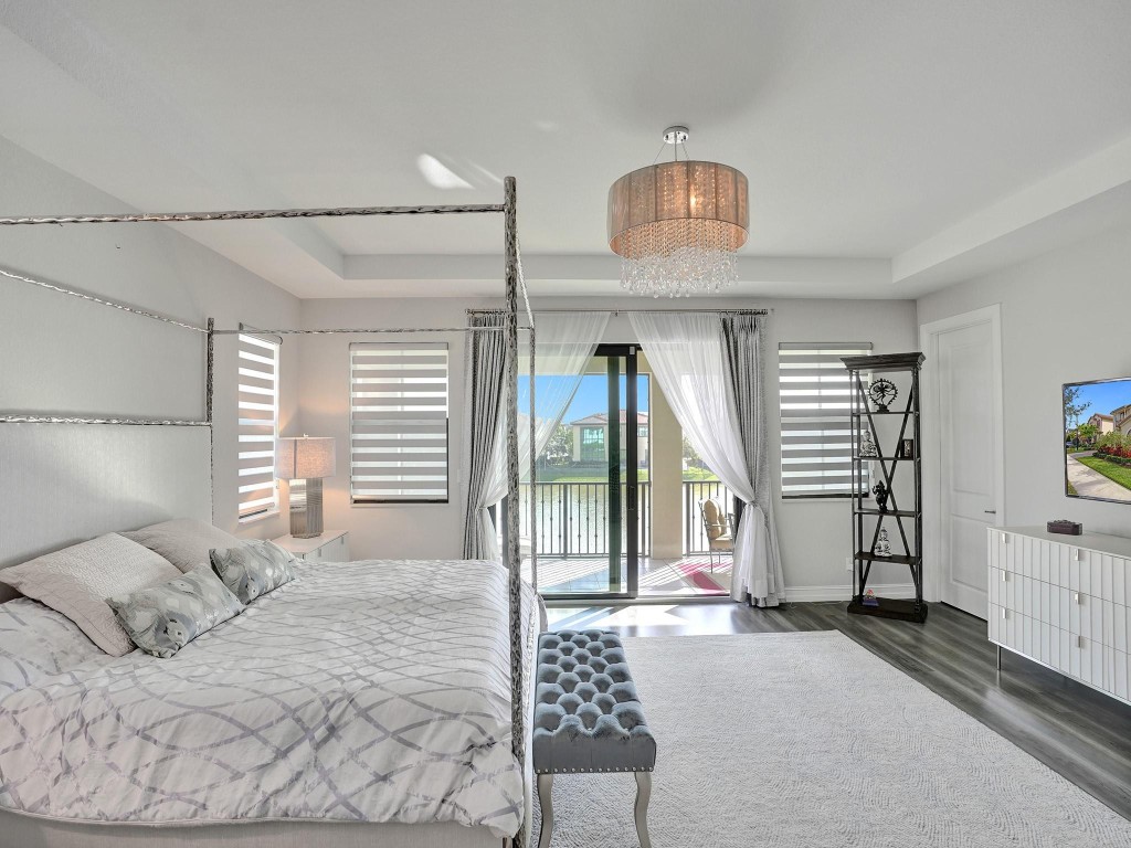 11490 Solstice Circle