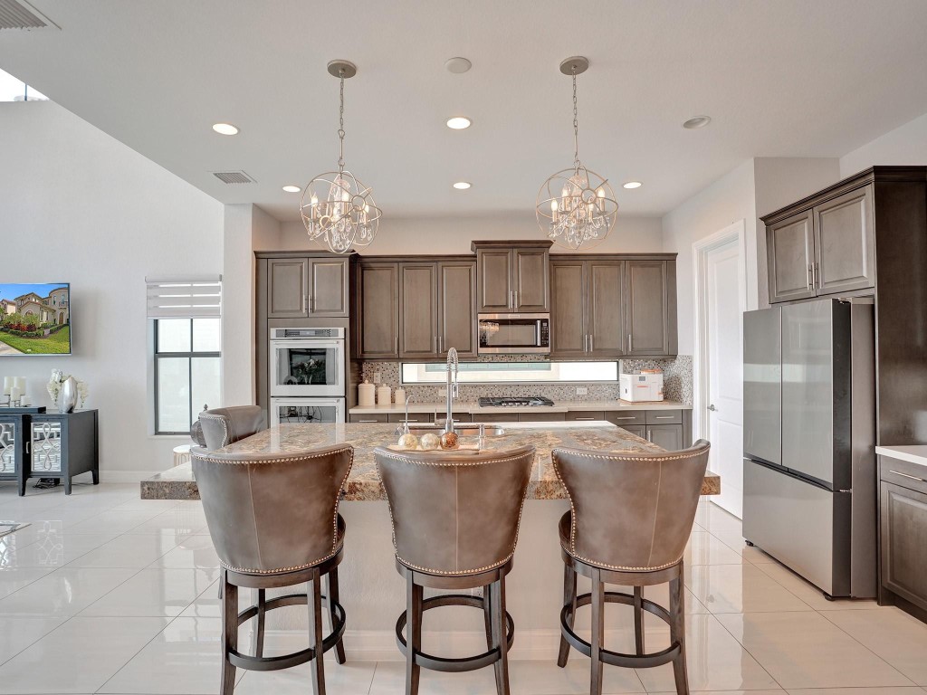 11490 Solstice Circle