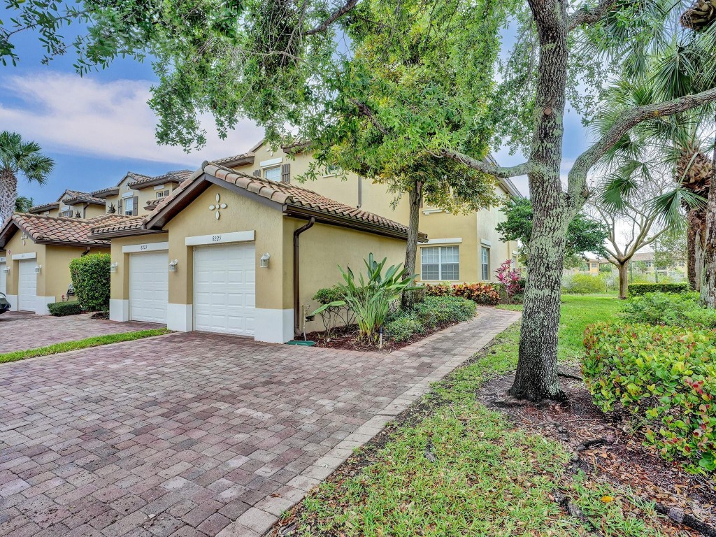 8225 NW 127th Lane 32C