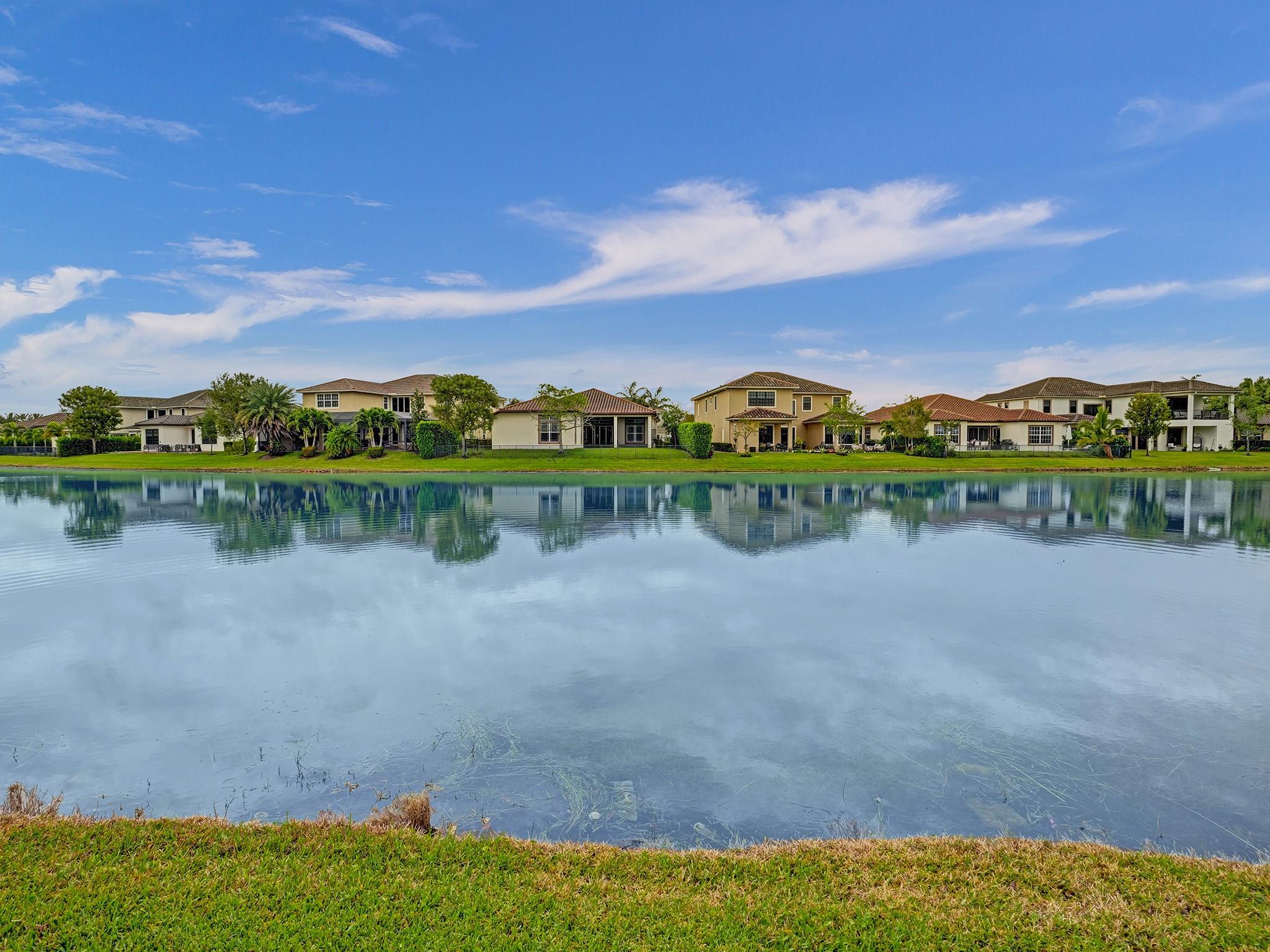 10331 LAKE VISTA COURT