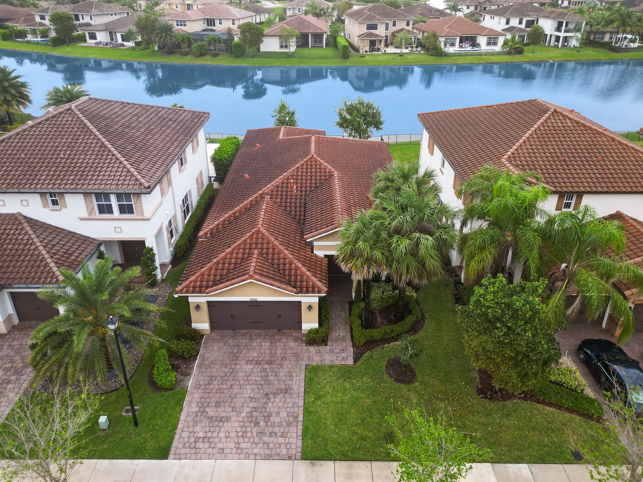 10331 LAKE VISTA COURT