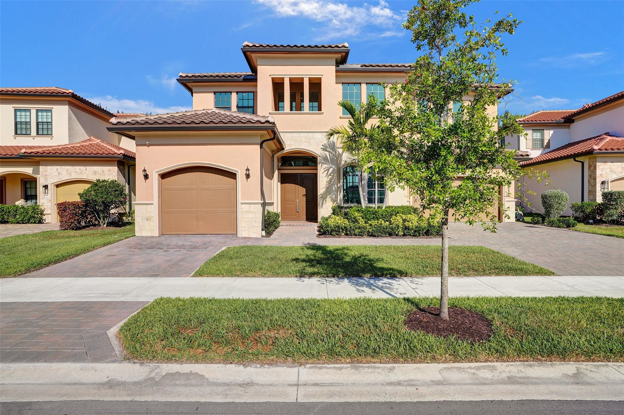 9225 W Bay Trail