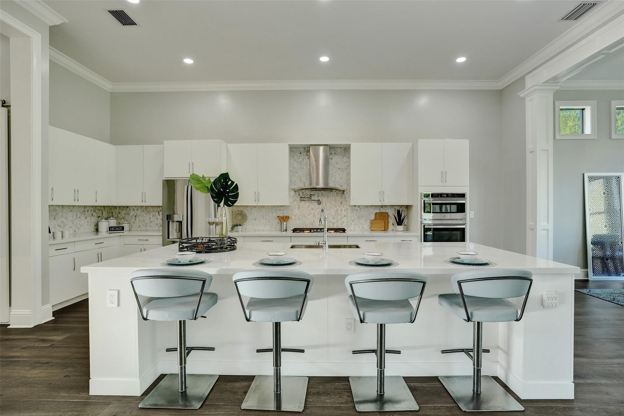 9225 W Bay Trail