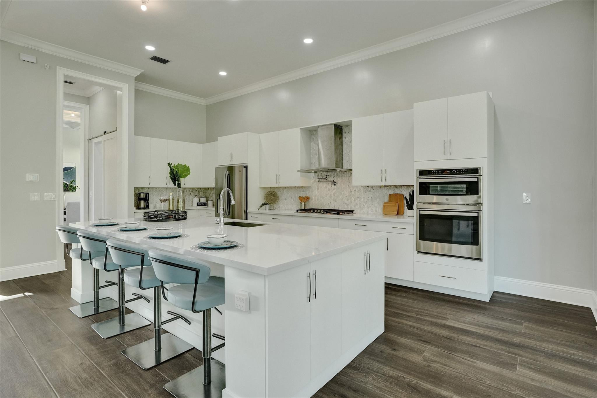 9225 W Bay Trail