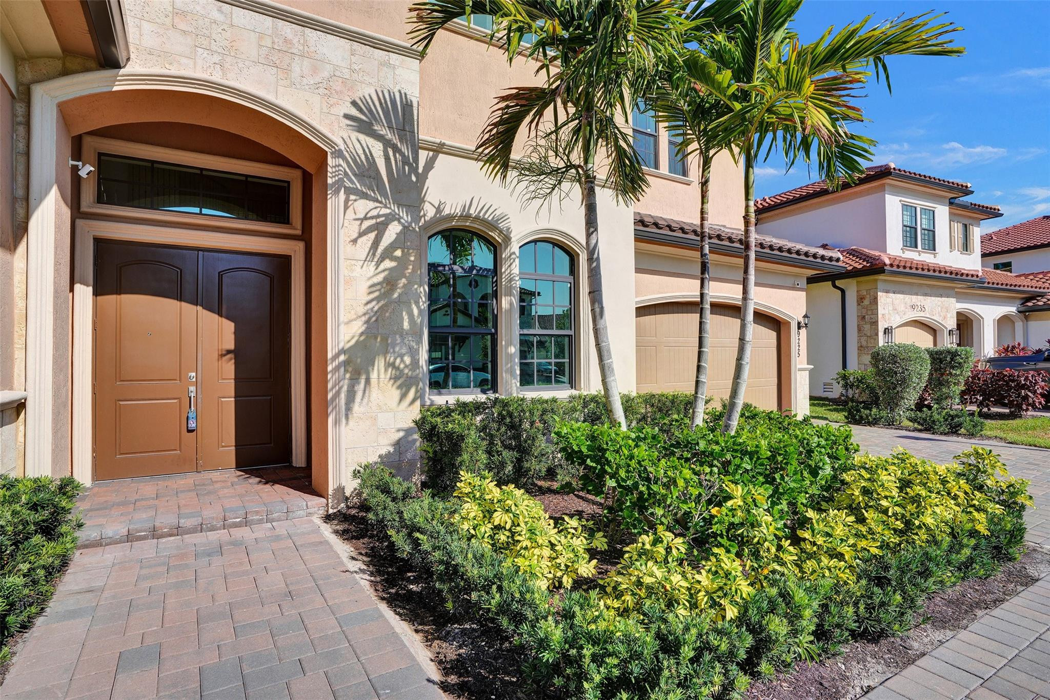 9225 W Bay Trail