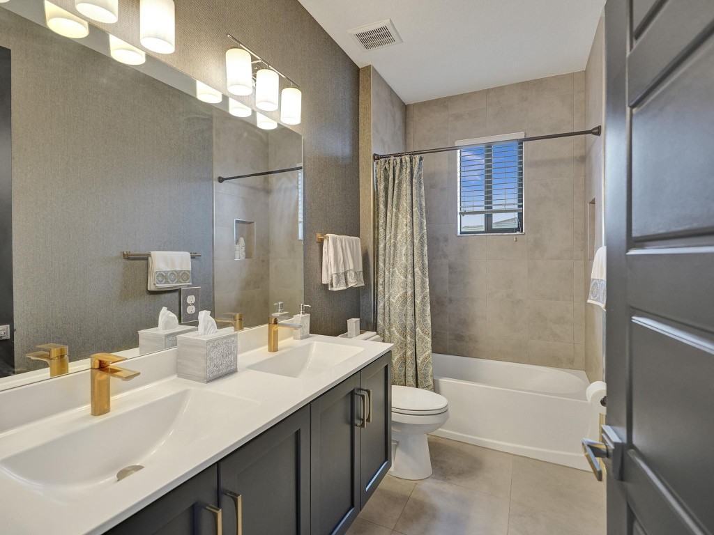 10495 S Lago Vista Circle