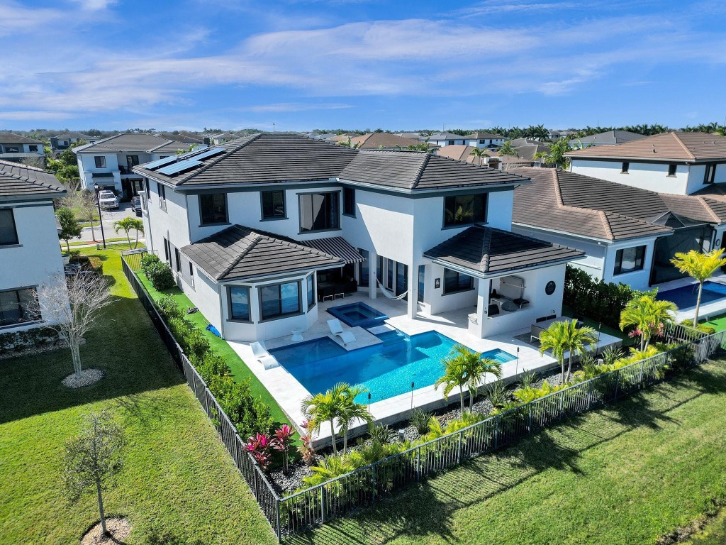 10495 S Lago Vista Circle