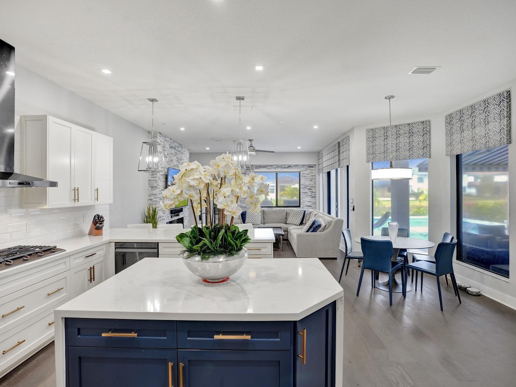 10495 S Lago Vista Circle