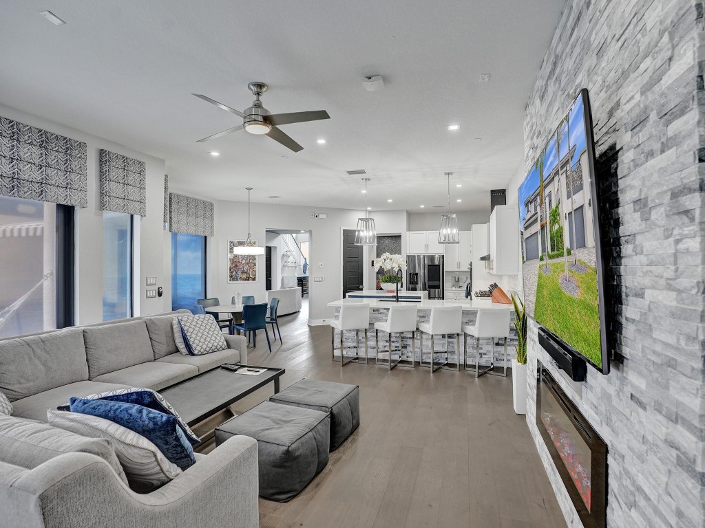 10495 S Lago Vista Circle