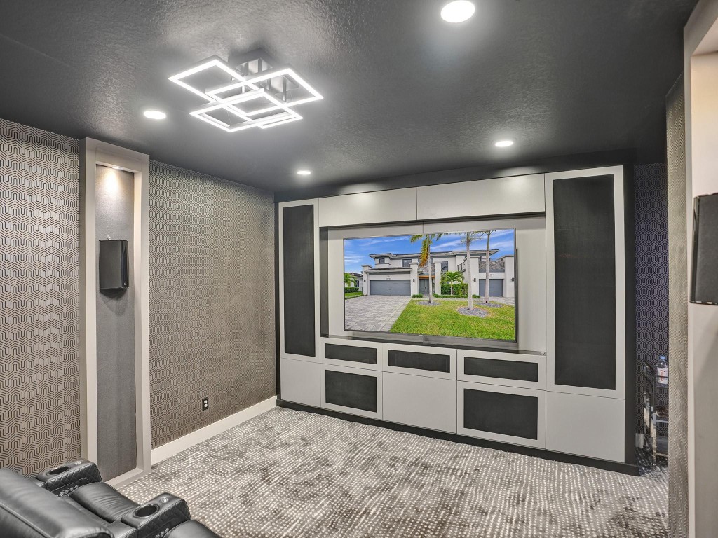 10495 S Lago Vista Circle