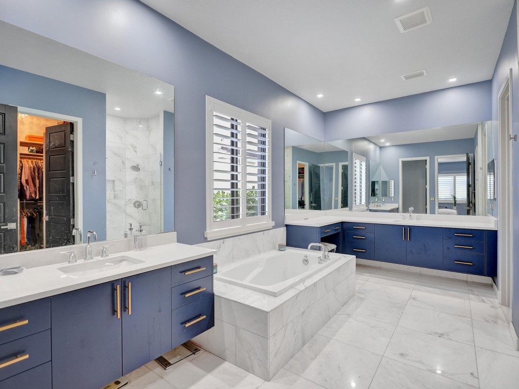 10495 S Lago Vista Circle