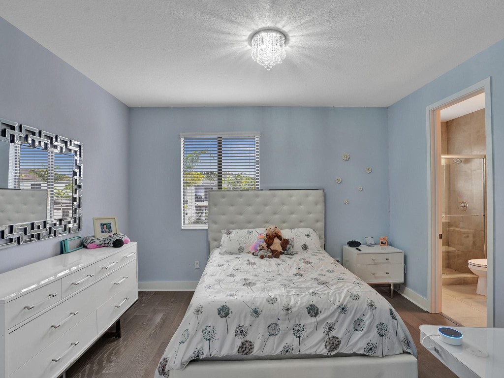 10495 S Lago Vista Circle