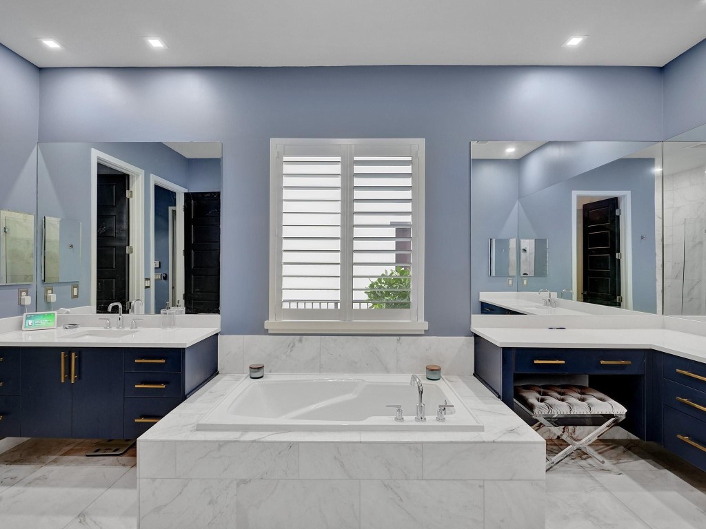 10495 S Lago Vista Circle