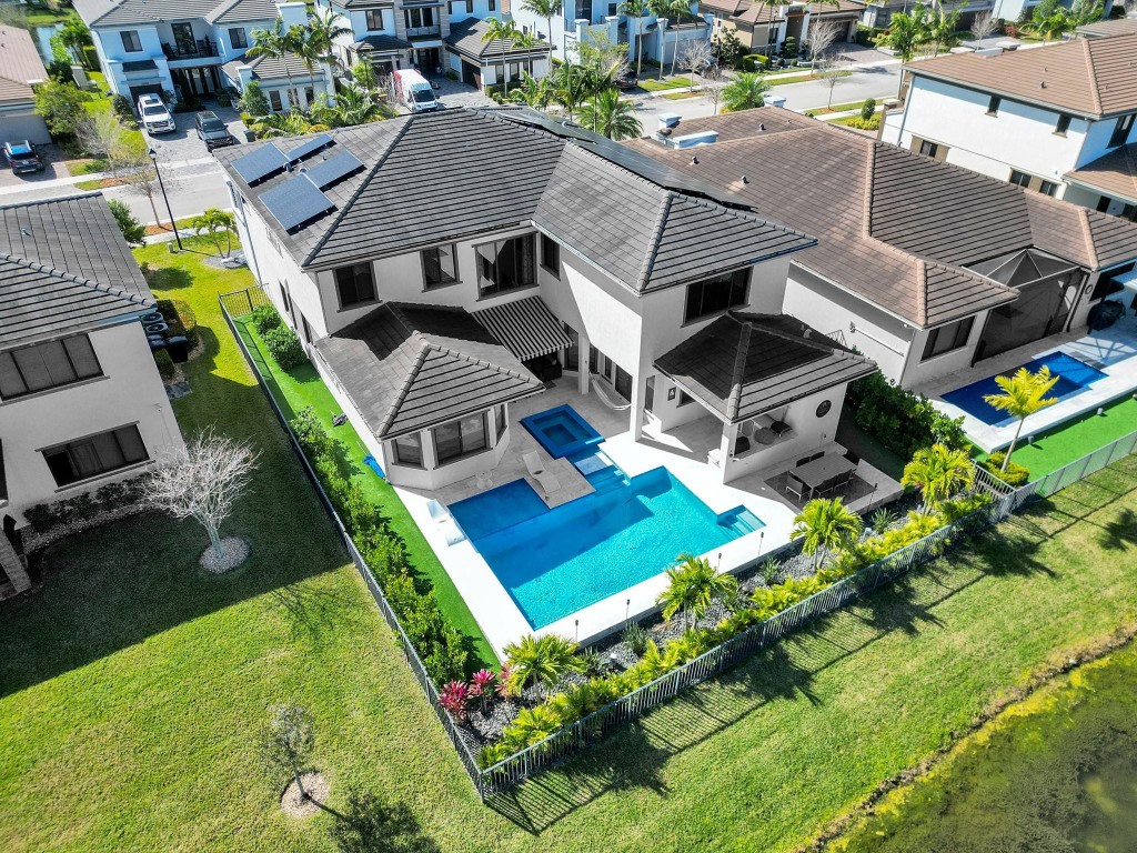 10495 S Lago Vista Circle