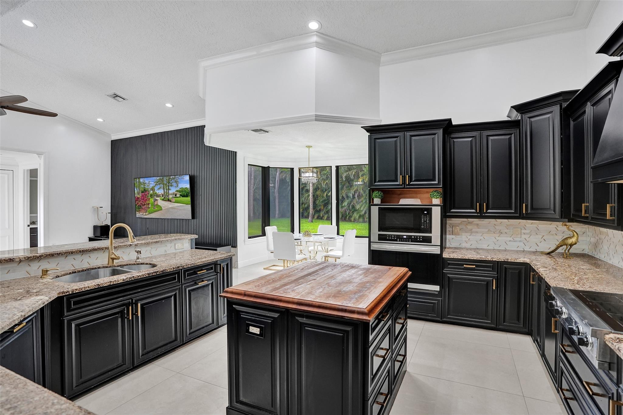7520 NW 50th Court