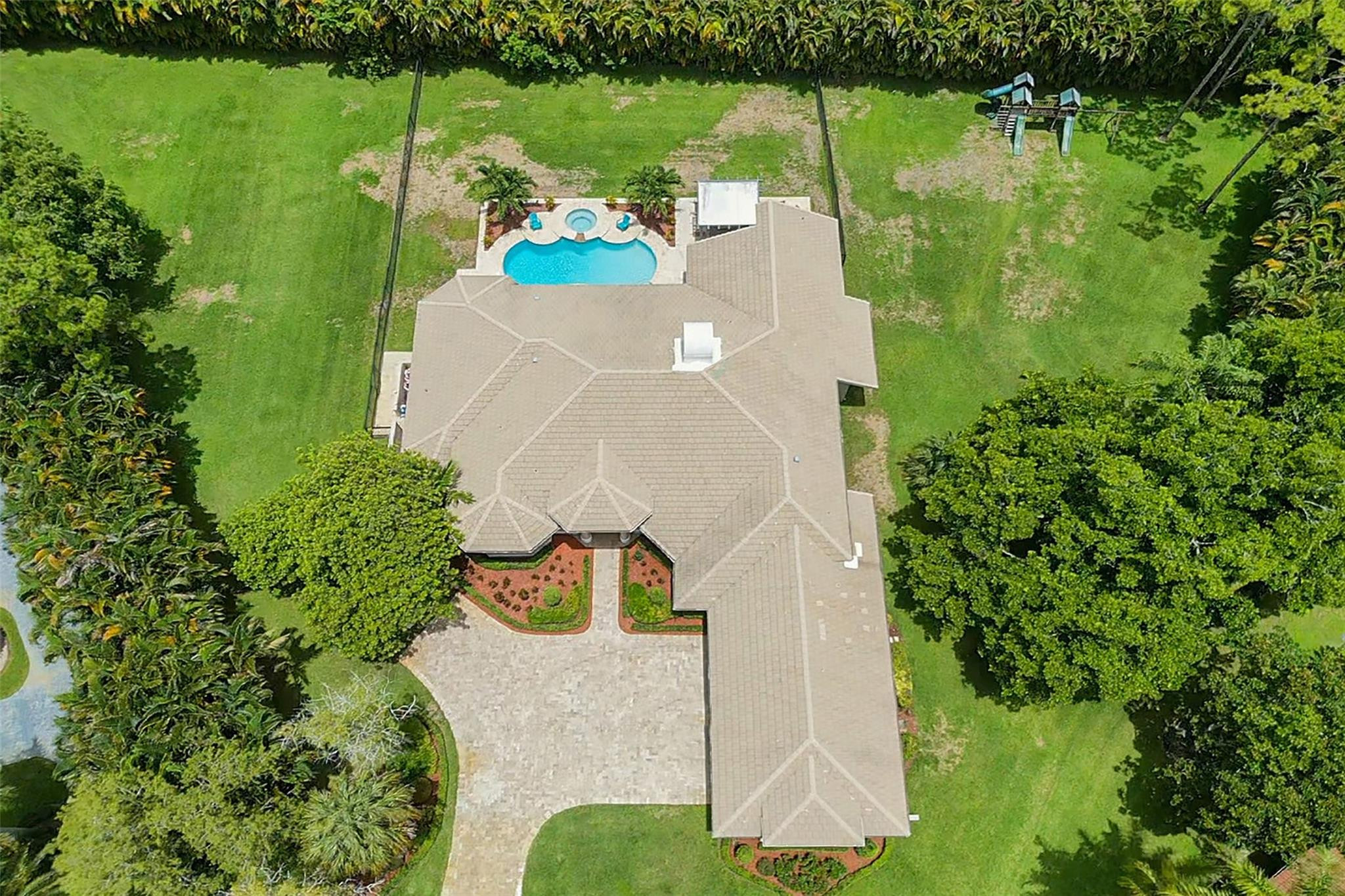 7520 NW 50th Court
