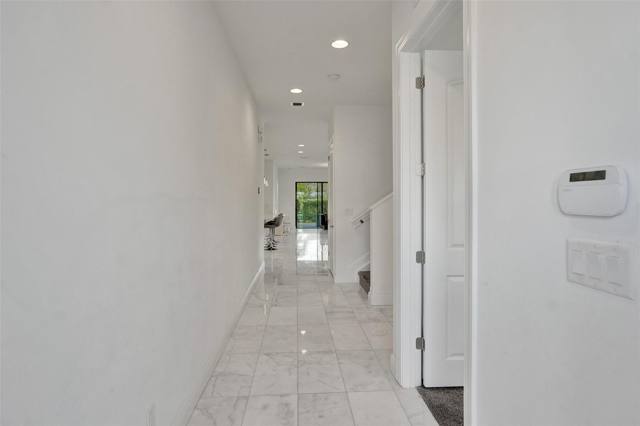 8480 NW 39th Court