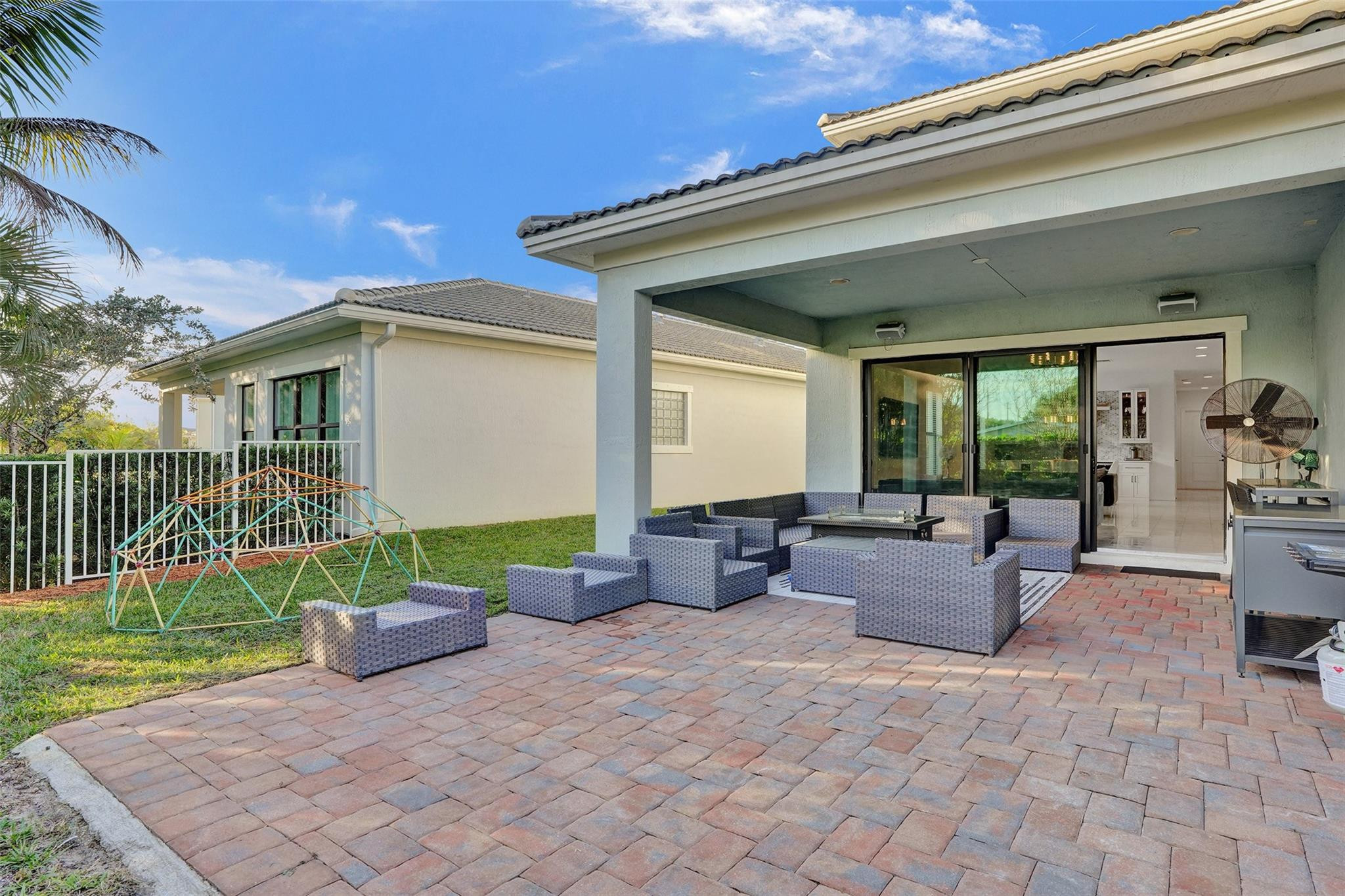 8480 NW 39th Court