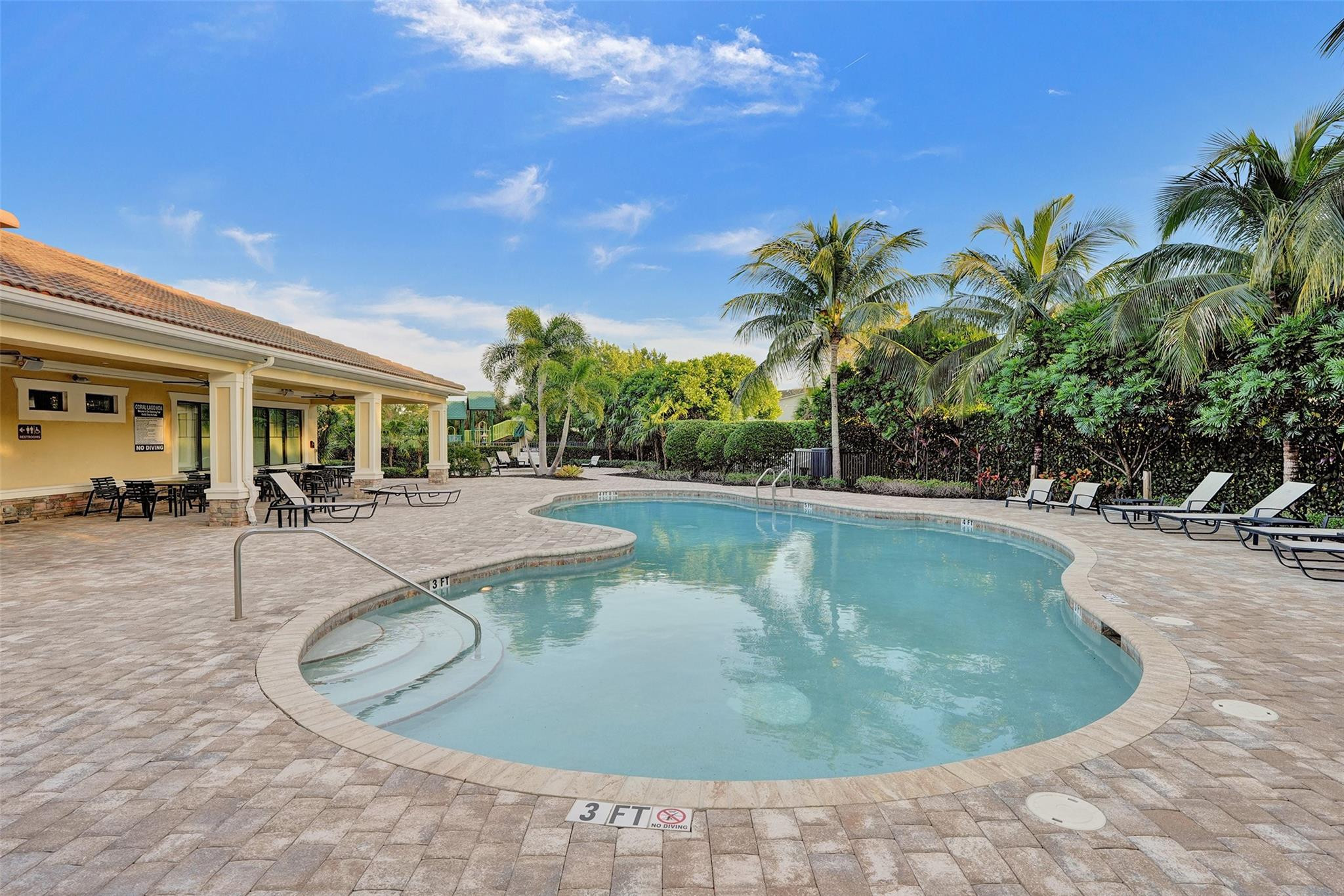 8480 NW 39th Court