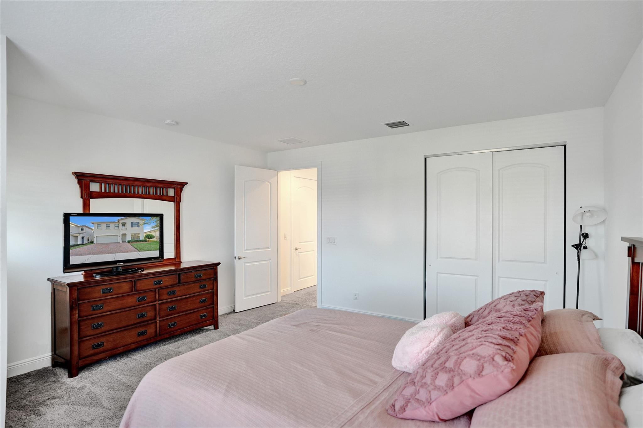 8480 NW 39th Court