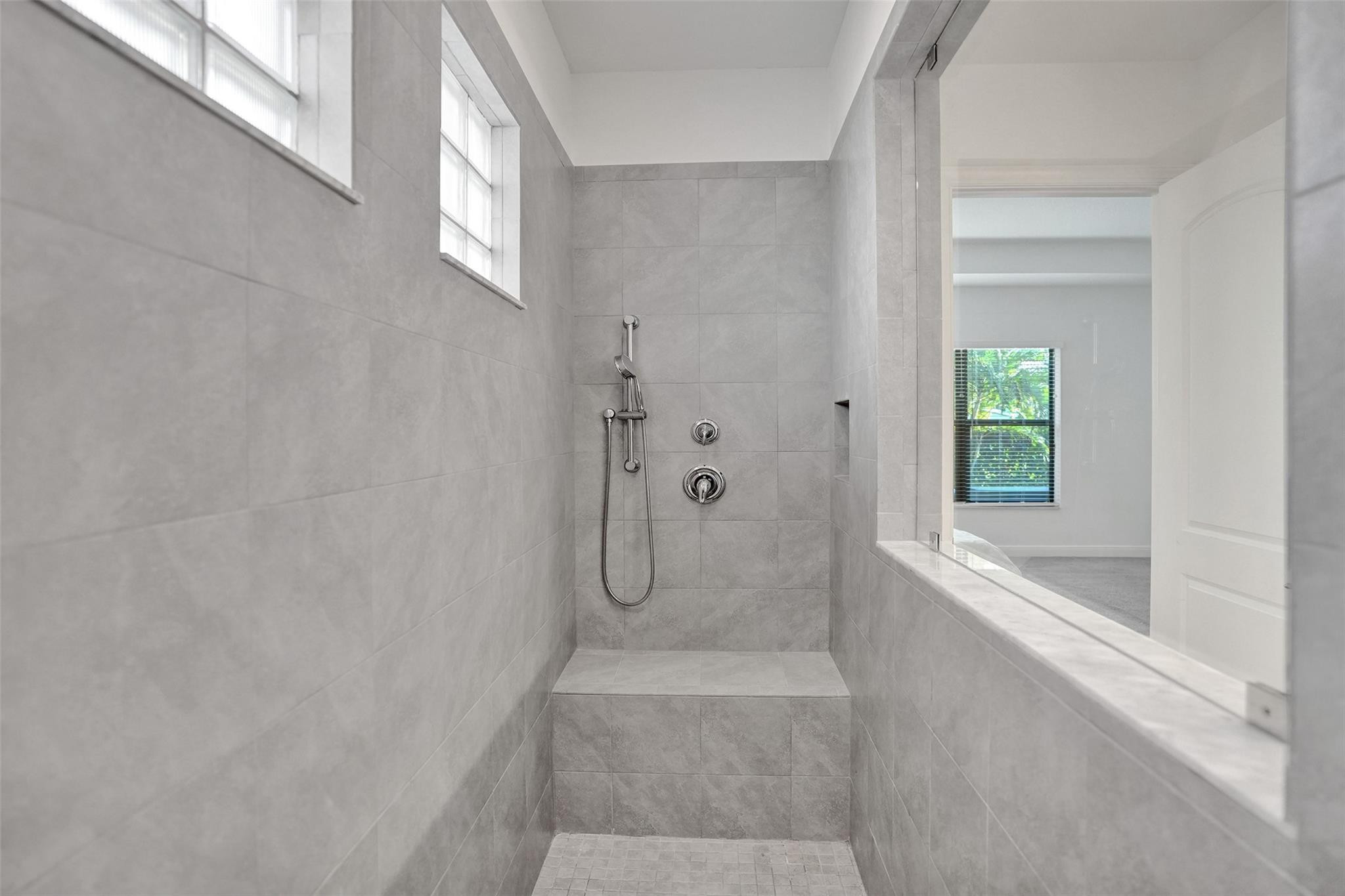8480 NW 39th Court