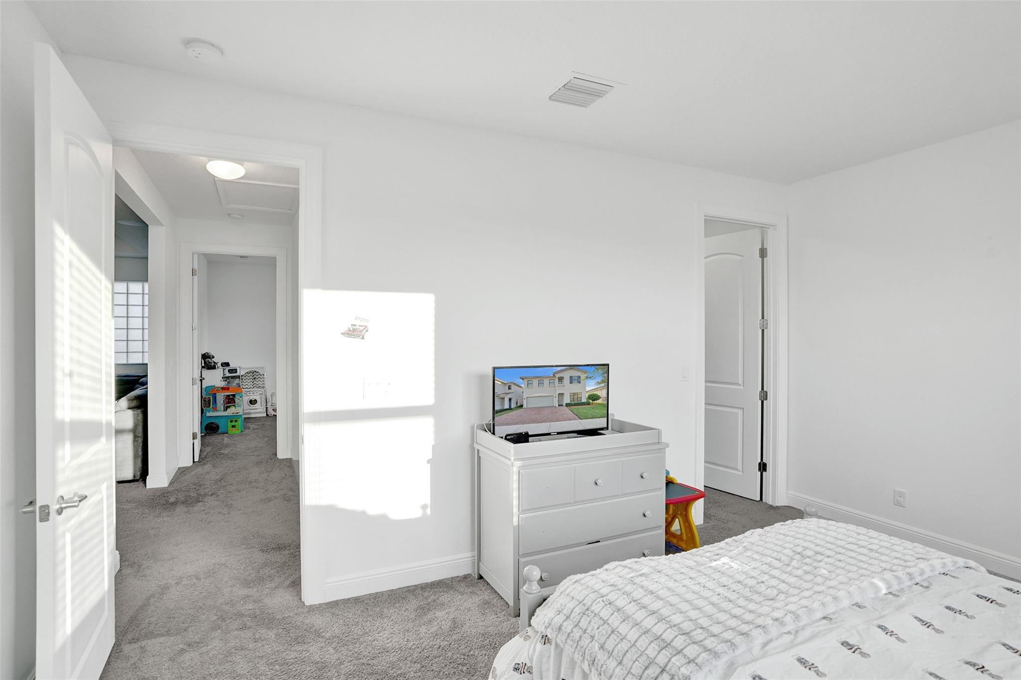 8480 NW 39th Court